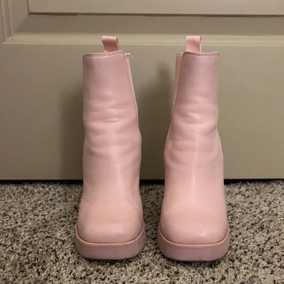 Steve Madden Light Pink Heeled Boots - Picture 4 of 4